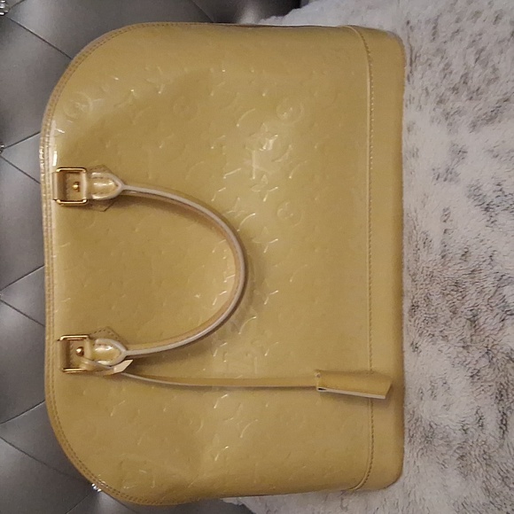 Authentic Louis Vuitton Vernis GM - Picture 5 of 5